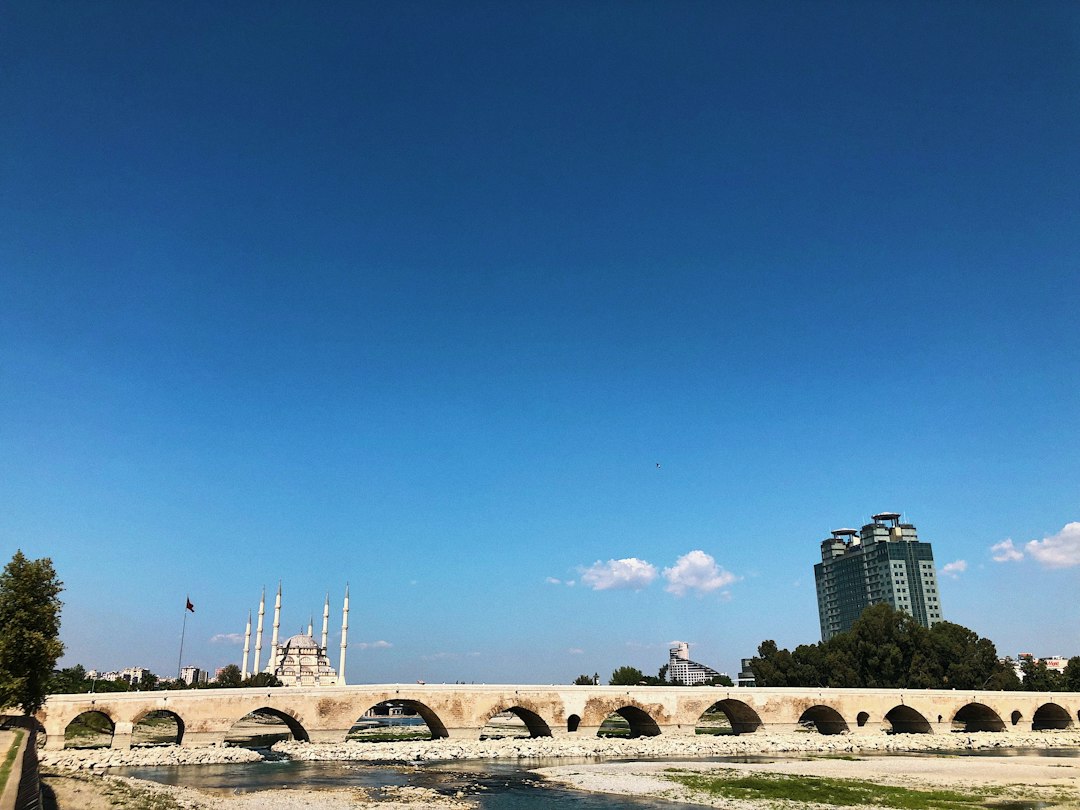 Adana Taşköprü e il fiume Seyhan