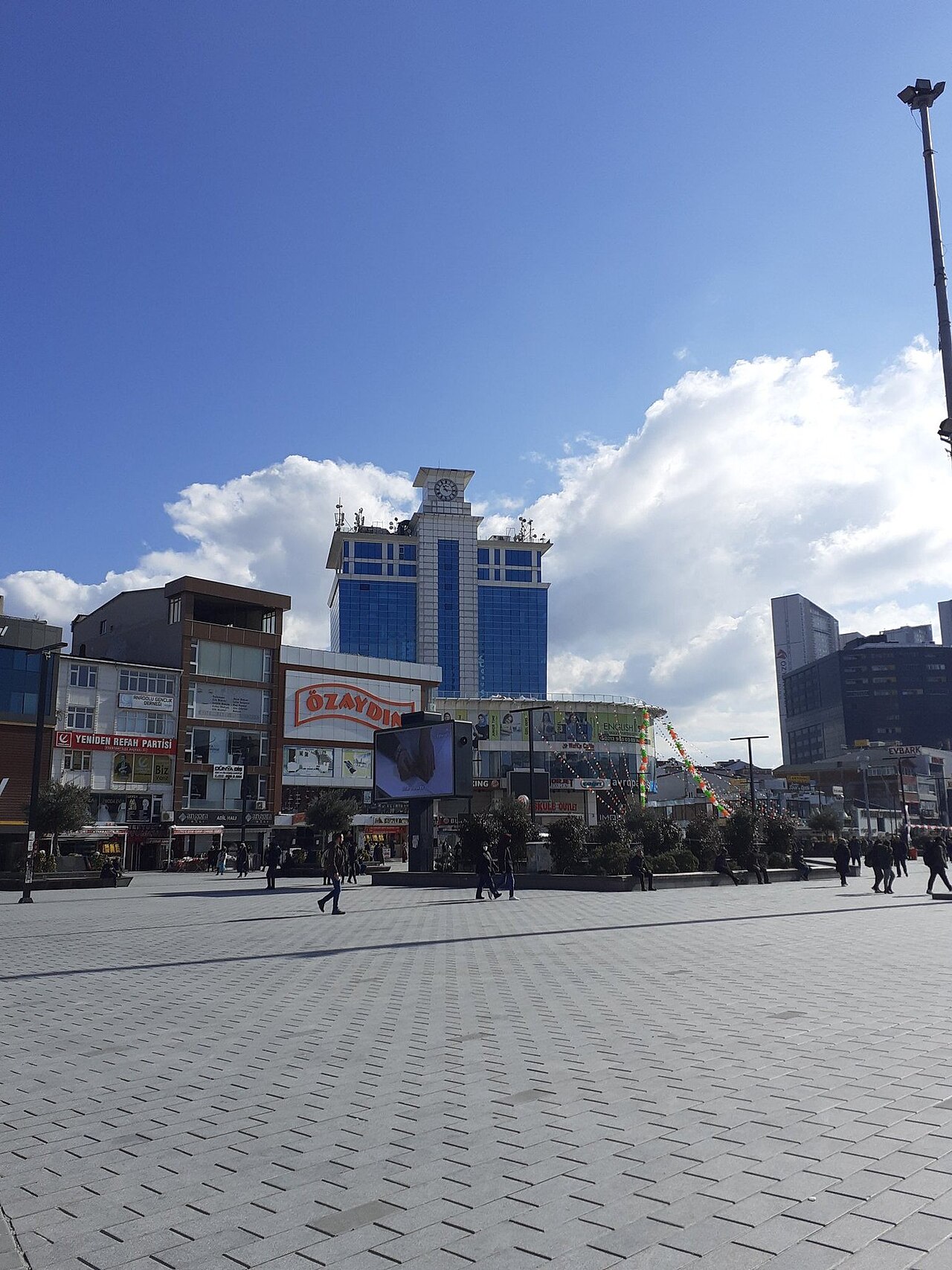 La piazza centrale di Esenyurt