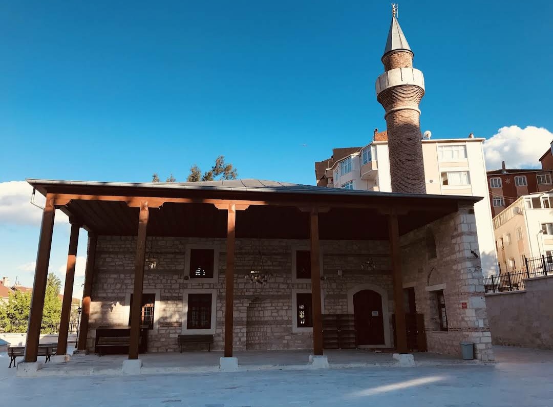La giovane moschea di Güngören e le sue vicinanze