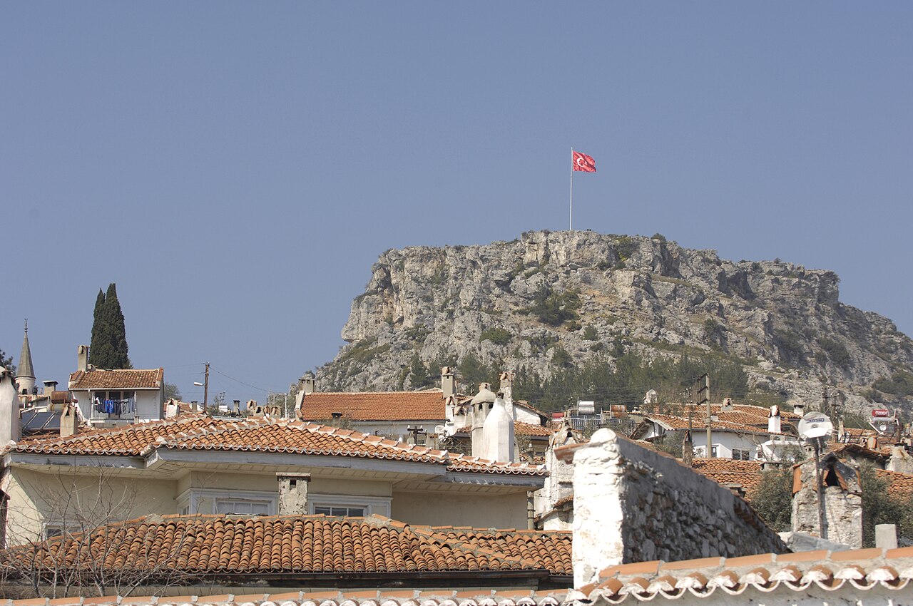 Il centro della città di Muğla e la tavola di montagna
