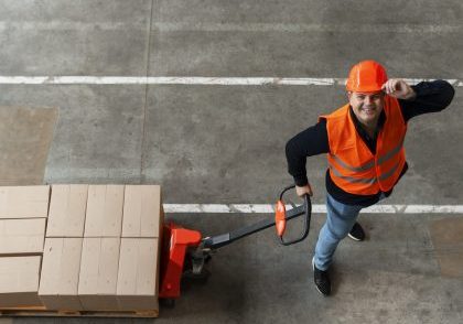 full-shot-man-working-construction